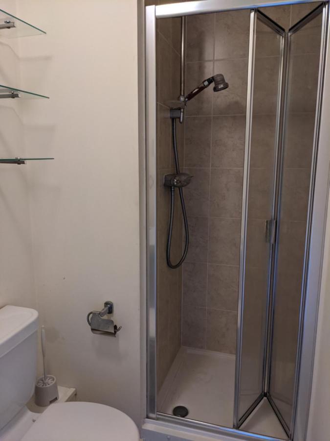 Simple 2-Bedroom 1.5 Bath Apartment In Thornhill Southampton Exterior photo