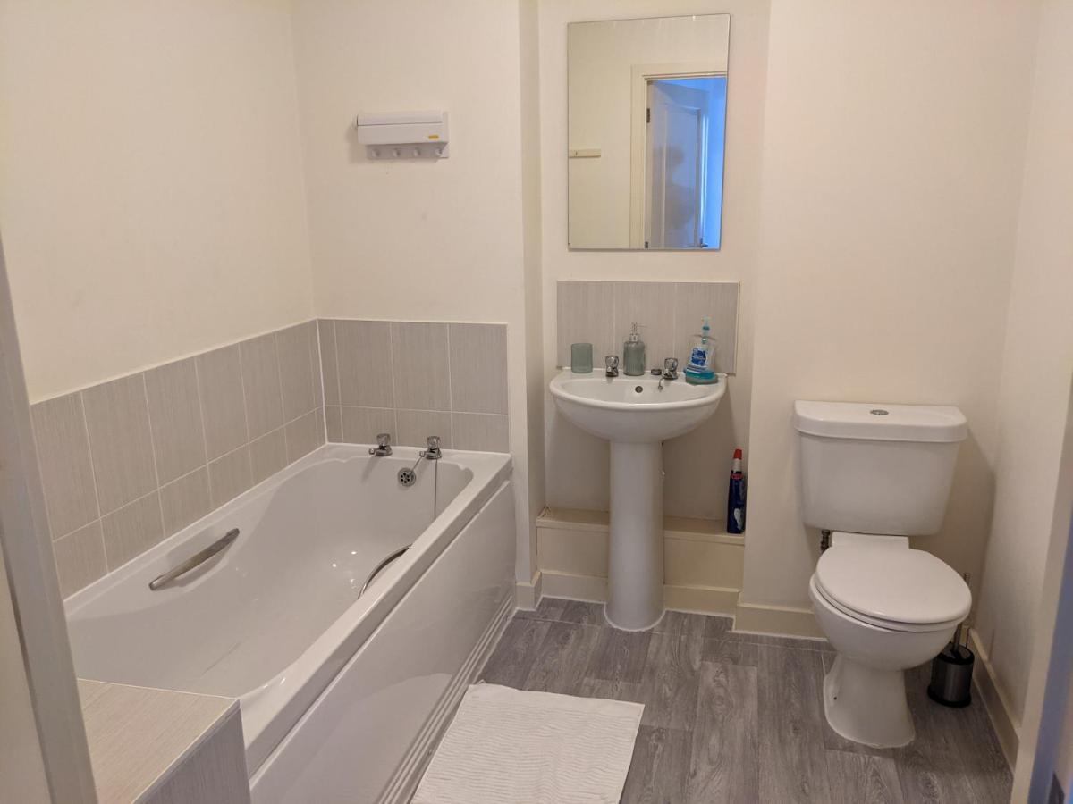 Simple 2-Bedroom 1.5 Bath Apartment In Thornhill Southampton Exterior photo