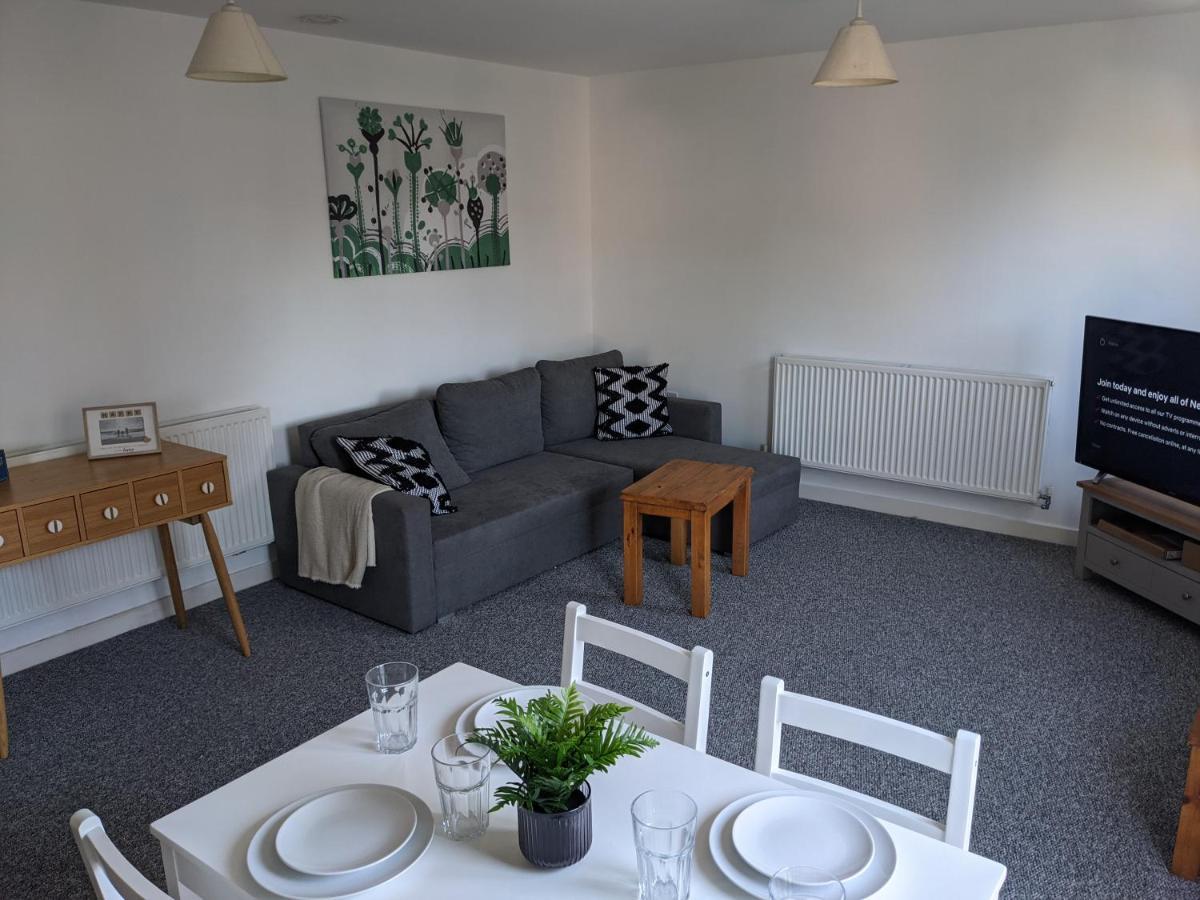 Simple 2-Bedroom 1.5 Bath Apartment In Thornhill Southampton Exterior photo