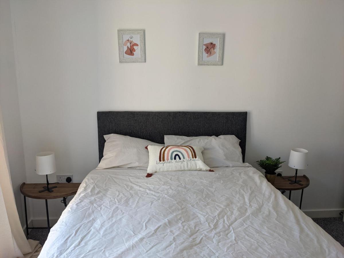 Simple 2-Bedroom 1.5 Bath Apartment In Thornhill Southampton Exterior photo