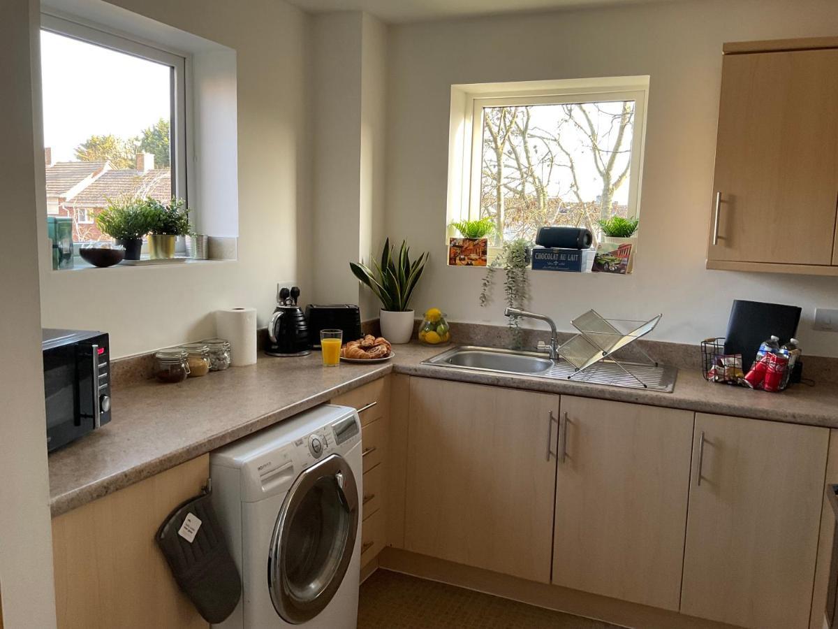 Simple 2-Bedroom 1.5 Bath Apartment In Thornhill Southampton Exterior photo